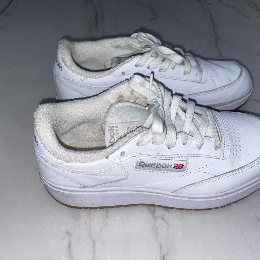 Reebok White Athletic Shoes size 8.5